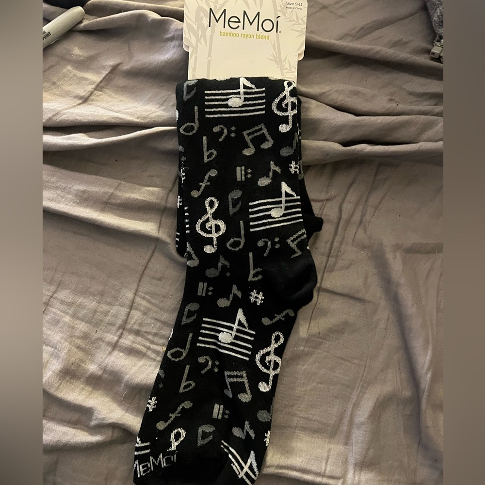 MeMoi Black and White Musical Note Socks